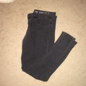 Cotton on dark gray begging